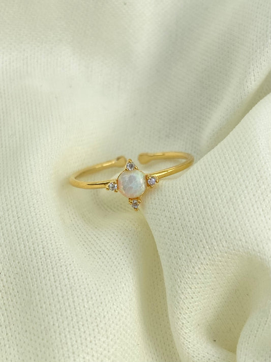 Minimal Pearl Gold Dipped Ring